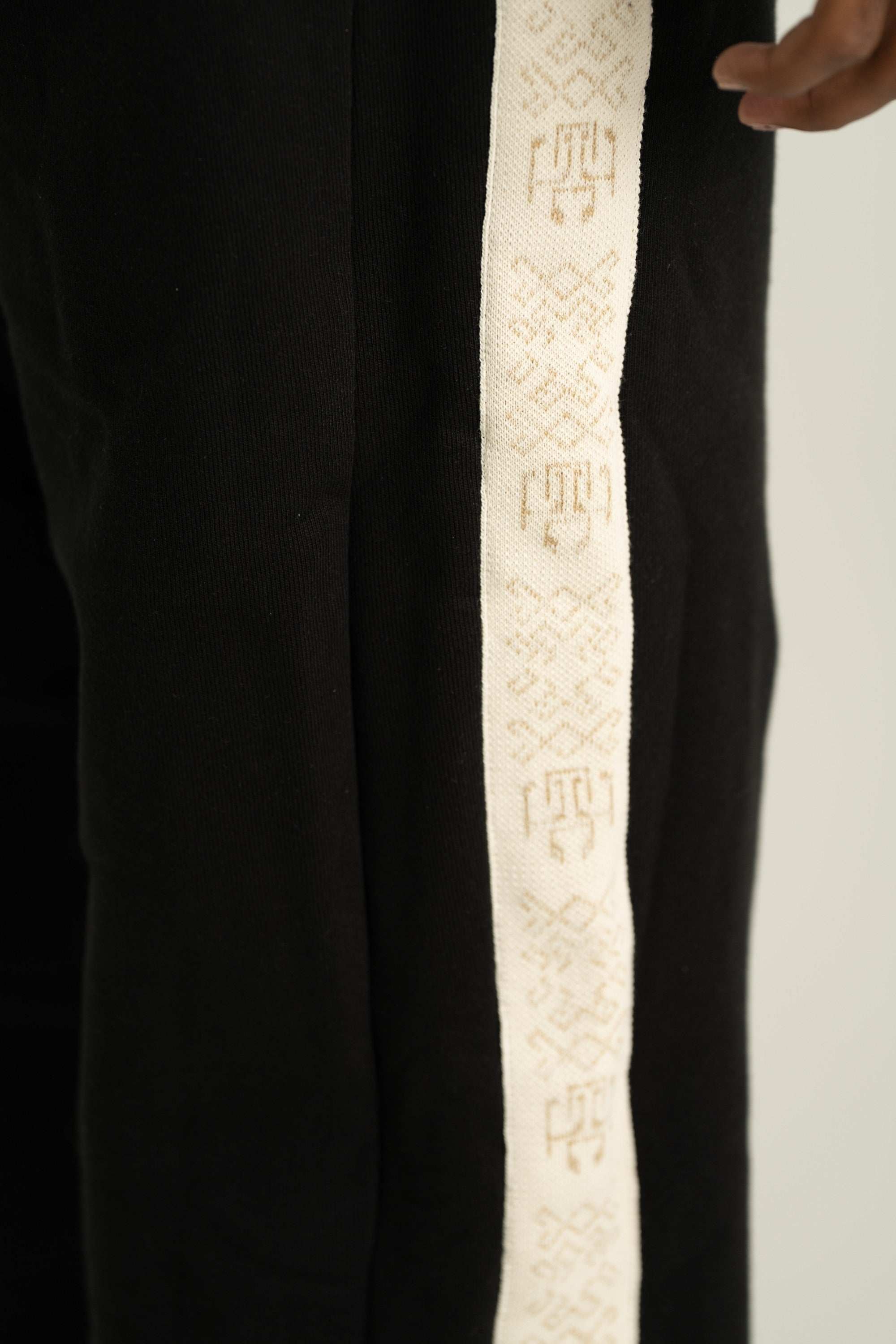 APY JOGGERS - AP CROWN - ANCESTRAL STREETWEAR