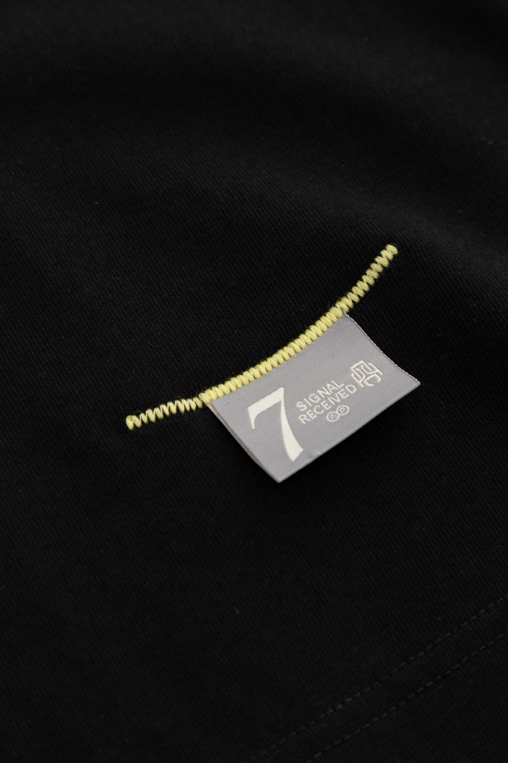 PRISMA BLACK T-SHIRT