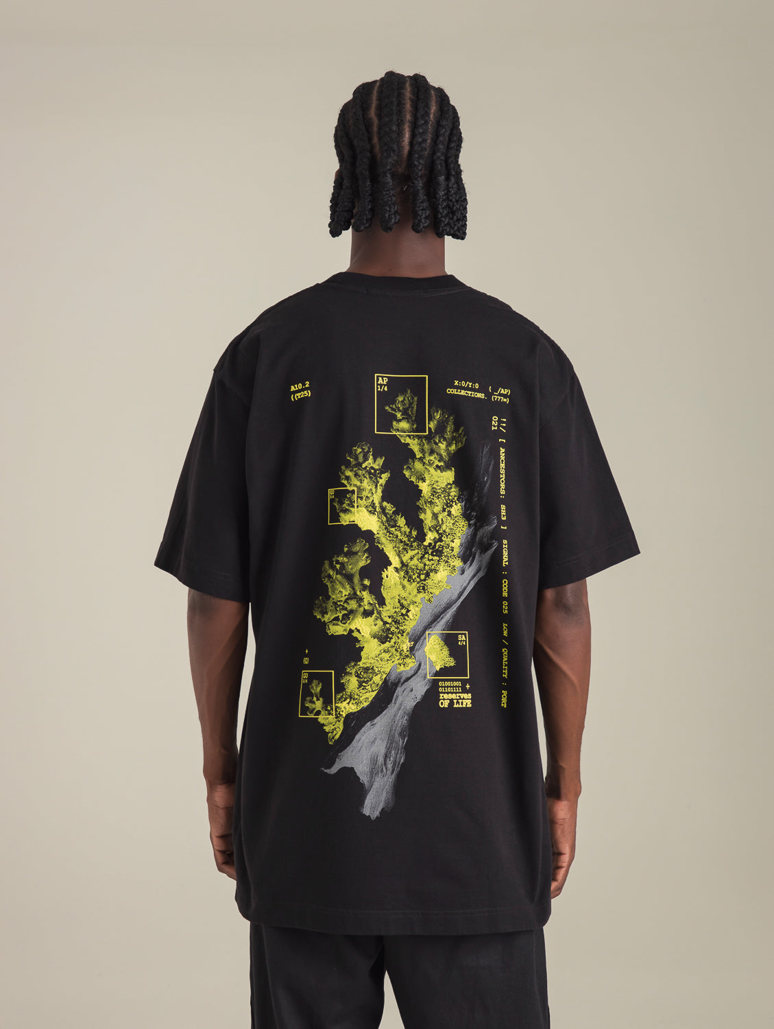 PRISMA BLACK T-SHIRT
